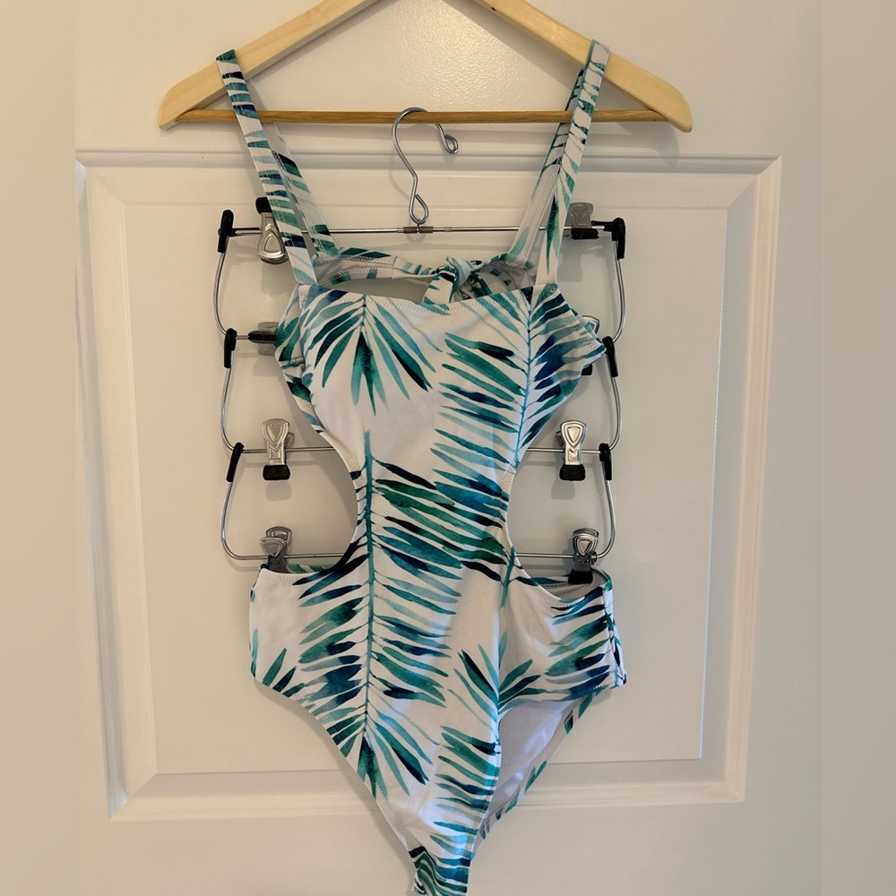 One piece bathing suit